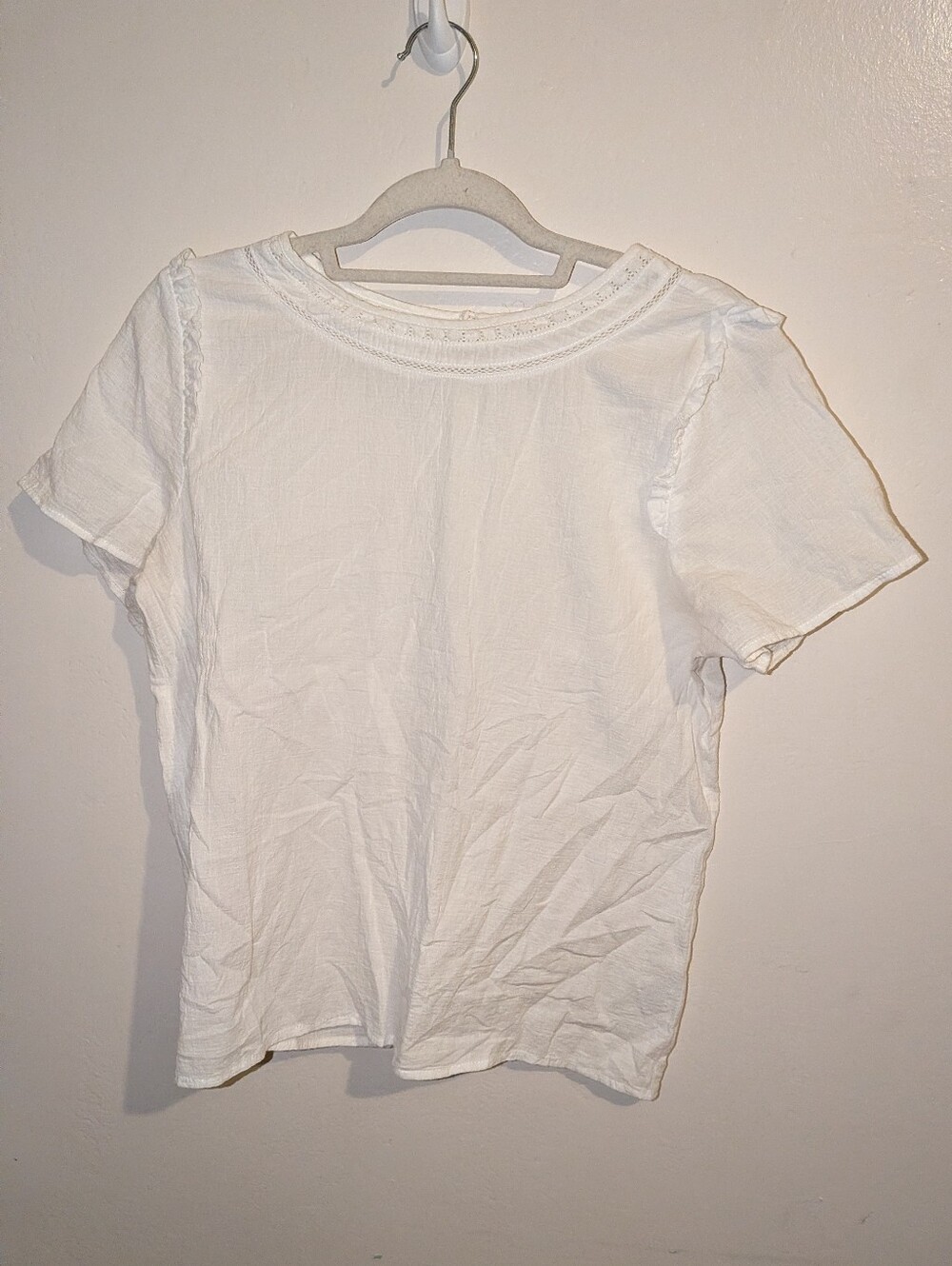 bohme White Short Sleeve Tee with Lace-Trim Neckline Size M